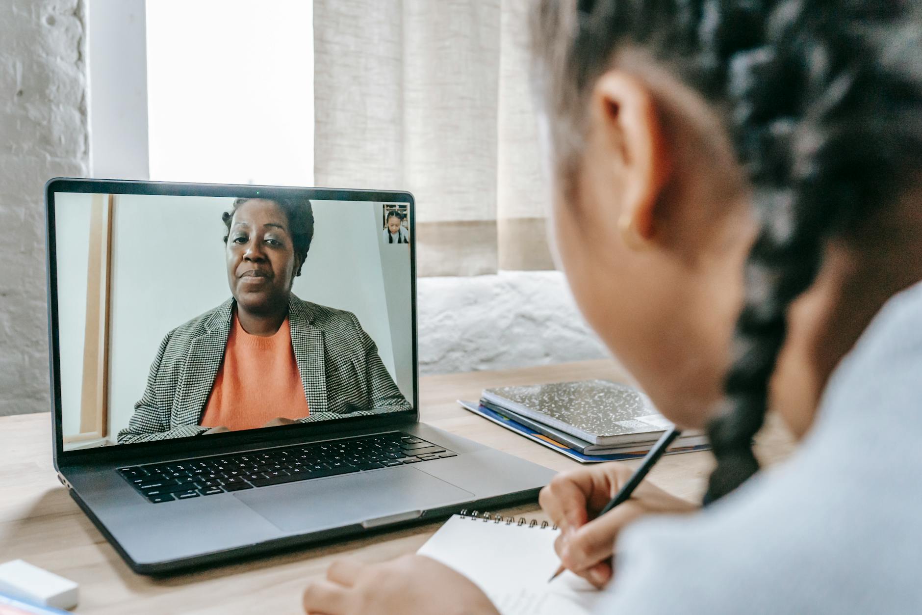 7 Brilliant Life Skills You Can Actually Learn Online (No Classroom Needed)